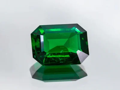 EMERALD_MEANING_345x345@2x